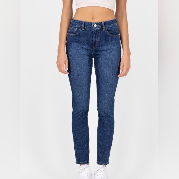 Guess Jeans - Picture 6 of 13